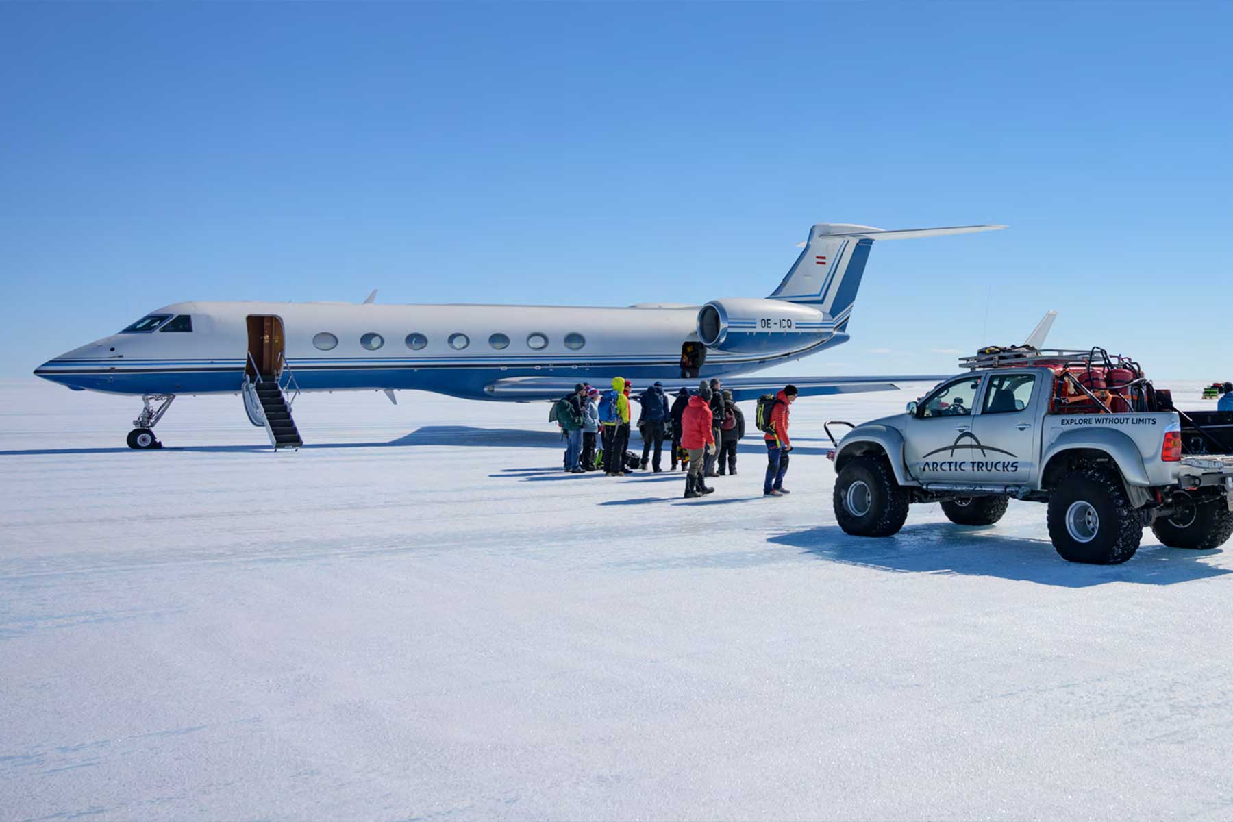 南极Wolf‘s Fang冰上简易机场